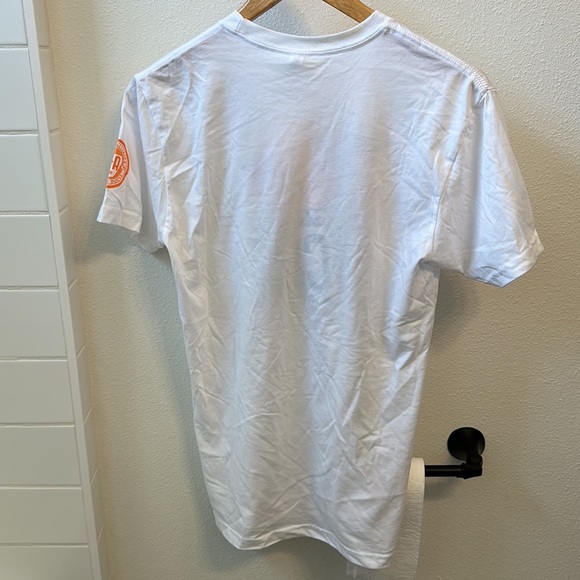 Anaheim Ducks Tshirt - Picture 4 of 7